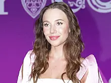 «Тебе что ли каждый день подарки такие дарят?»: богатый ухажер хотел сделать певицу Mia Boyka владычицей земли