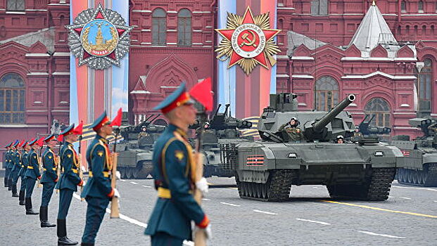 Зюганов предположил, когда пройдет парад Победы в Москве