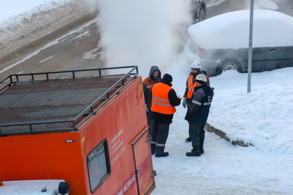 Сотни человек оказались без света из-за пожара на подстанции под Иркутском