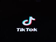 Власти Британии выложили в TikTok ролик с рекламой реформ под песню о наркотиках