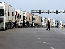На границе Латвии и России выстроилась очередь из 1 250 грузовиков