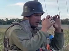 Солдаты ВСУ в касках СС поглумились на курским дедом, изображая из себя немцев