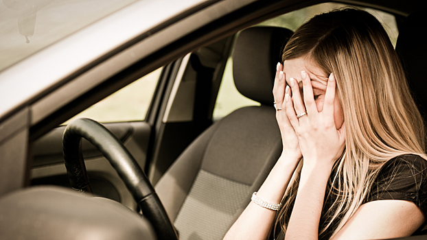 Женщины перестали нервничать за рулём автомобилей