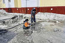 Дорожники Салехарда начали активную борьбу со снегом и лужами