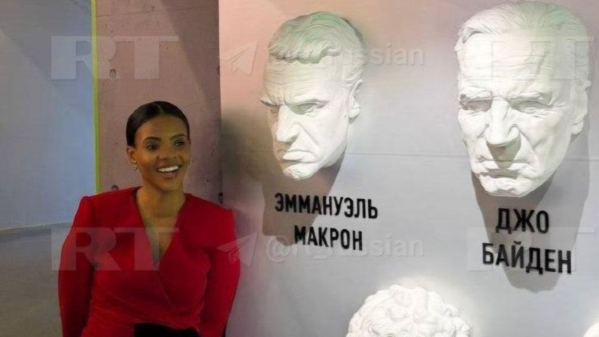 Кэндис Оуэнс, расследующая пол жены Макрона, сфотографировалась с его маской