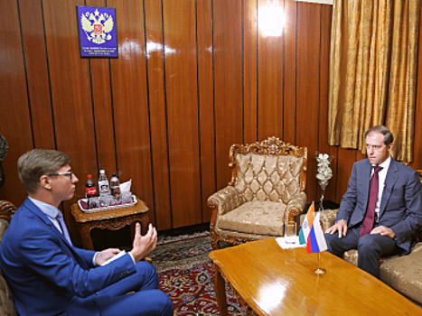Денис Мантуров встретился с коллективом Торгового представительства России в Индии
