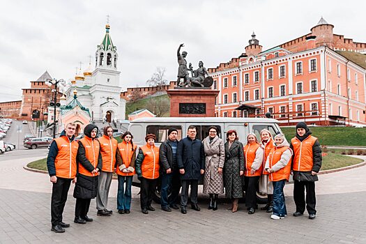 Волонтеры из Нижегородской области передали внедорожник и груз для СВО