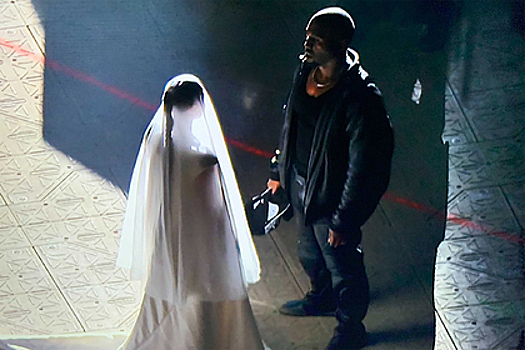 Кардашьян появилась на презентации альбома Уэста в свадебном платье