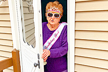 «Извини, но я просто красивая» 92-летняя пенсионерка шутит о похоронах и дерзит подписчикам. За что ее любят миллионы?