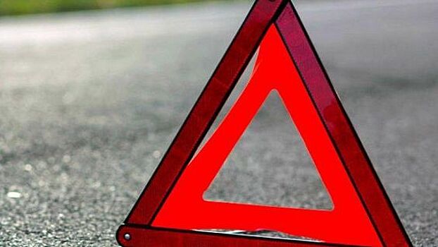 В Магадане женщина на полном ходу совершила прыжок из автомобиля на дорогу