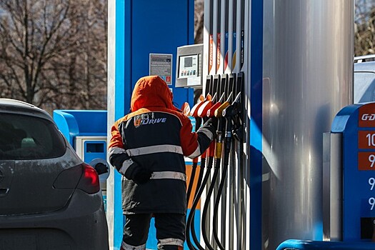 В Росстате рассказали о снижении цен на бензин