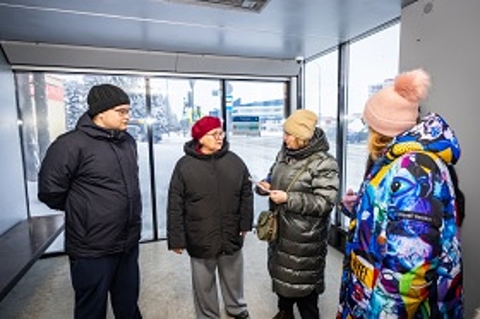 В Ханты-Мансийске проверили состояние тёплых остановок