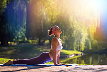 Доступная йога: 7 действенных упражнений для красивой осанки