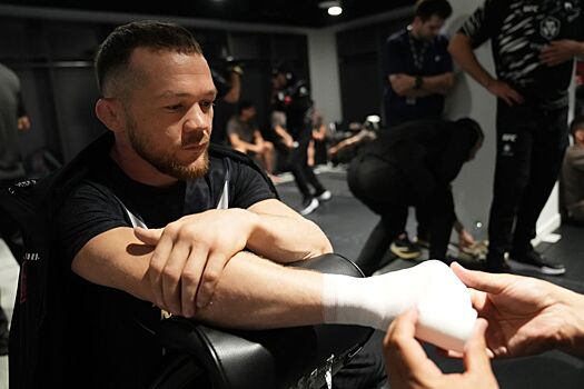 Пётр Ян провёл совместную тренировку с матсером спорта по борьбе Курбаном Гаджиевым