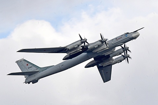 Мураховский: Истребители НАТО боятся приближаться к бомбардировщикам ВКС РФ