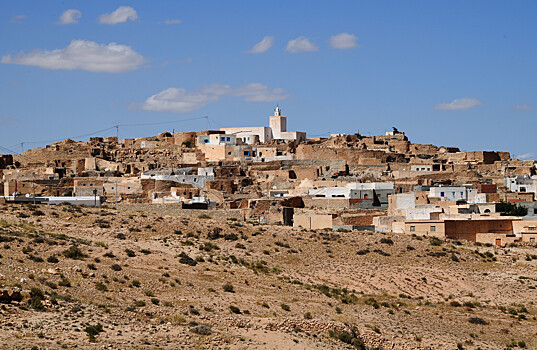 Что произошло в мире 24 ноября: расстрел востоковедов и взрыв автобуса в Тунисе
