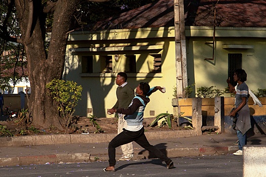 Президент Мадагаскара объяснил свое бегство из страны