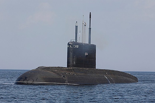 Подлодка "Магадан" погрузилась на 240 метров в заливе Петра Великого
