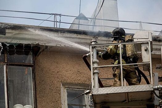 Техника МЧС во Владивостоке способна тушить пожары в домах до 17-ого этажа — ведомство