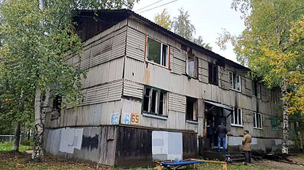 В Югре из-за бездомного во время пожара погибли два человека