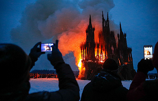 Омбудсмен не увидел экстремизма в сожжении в Калужской области "собора" из веток