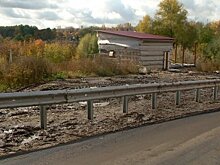 На Зеленодольской заблокировали въезд на дачный участок