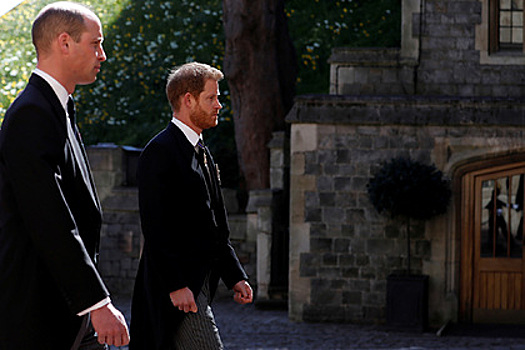 Принцы Гарри и Уильям продолжили враждовать после похорон принца Филиппа