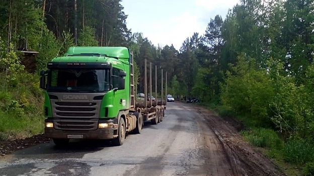 В Вятскополянском районе столкнулись грузовик и «десятка»: один человек госпитализирован