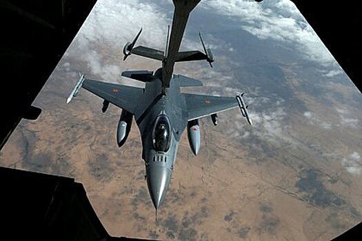 Стало известно об обучении украинских пилотов в США управлению F-16