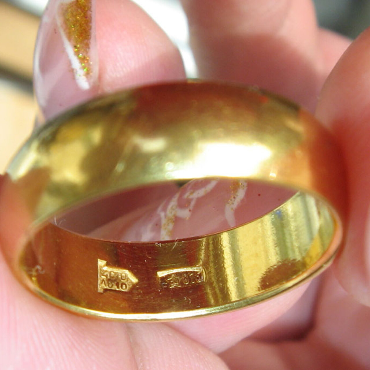 Будет ли золото дороже. Пробы золота колец 875 пробы. Золото 875 пробы кольцо. Проба золота на кольце. Проба на позолоченном кольце.