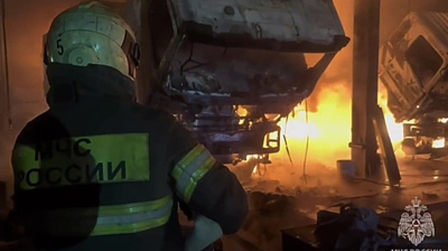 В Иркутске потушили пожар в цехе по производству стеновых панелей