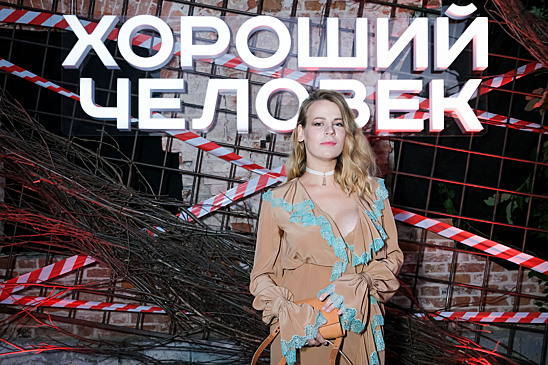 Актриса Александра Ребенок вышла в свет спустя 2,5 недели после родов