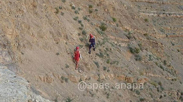 В Сукко на склоне горы застрял турист из Москвы