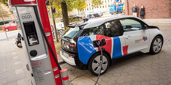 В Госдуме предложили отменить с 2019 года транспортный налог для владельцев электромобилей