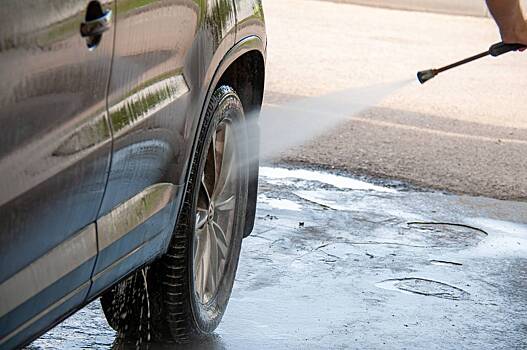 Россиян предупредили о штрафах в сотни тысяч рублей за мытье машин