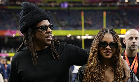 Муж Бейонсе вышел на футбольное поле в часах за $3 миллиона