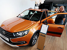 Дилеры Lada продают автомобили вдвое дороже официальной цены