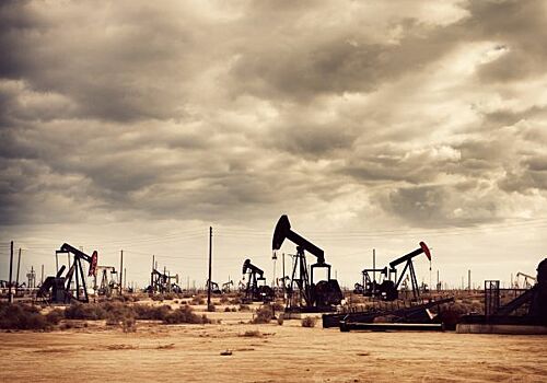 Иран сообщил об отмене нефтяных санкций