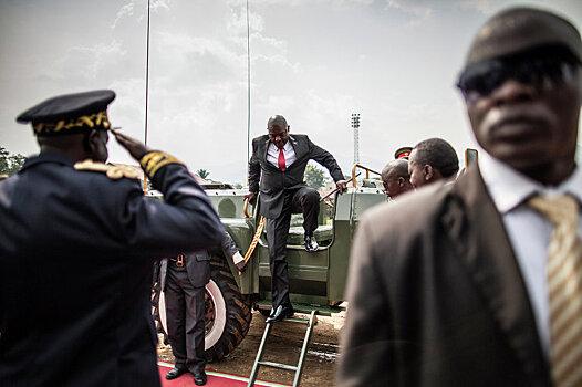Президент Бурунди Пьер Нкурунзиза (в центре).
