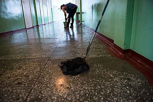 Уборщицу интерната осудили за секс с воспитанниками