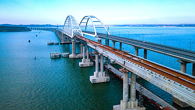 Арку Крымского моста подсветят