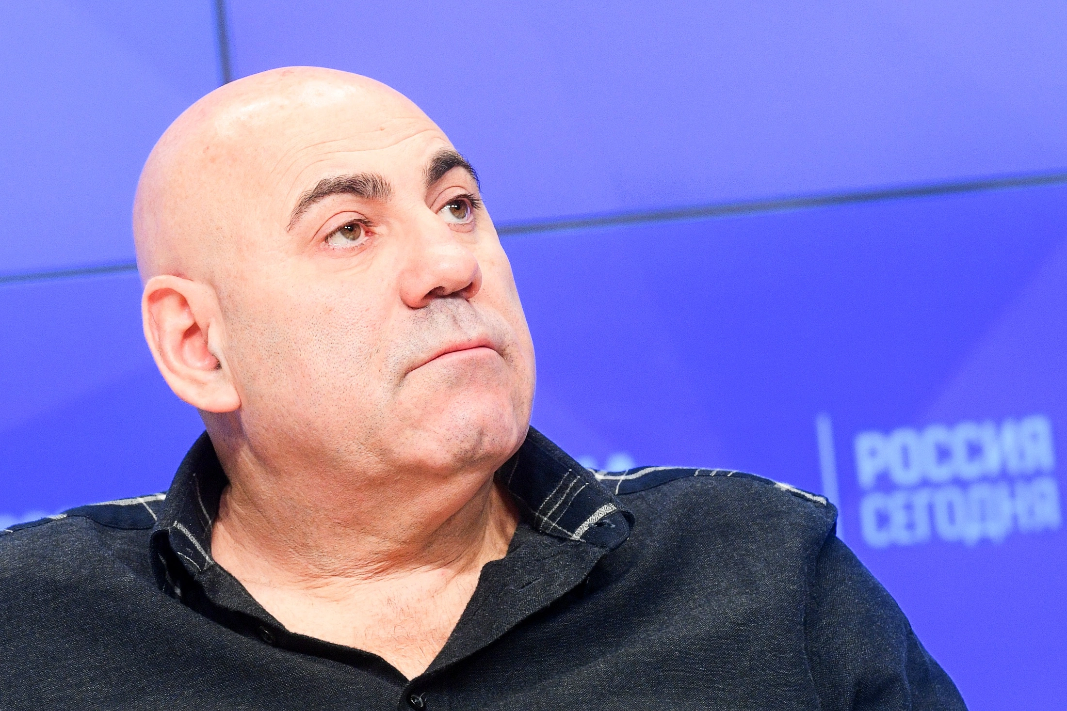 Замучены китайцами: Иосиф Пригожин пожаловался на новую машину Zeekr 9X