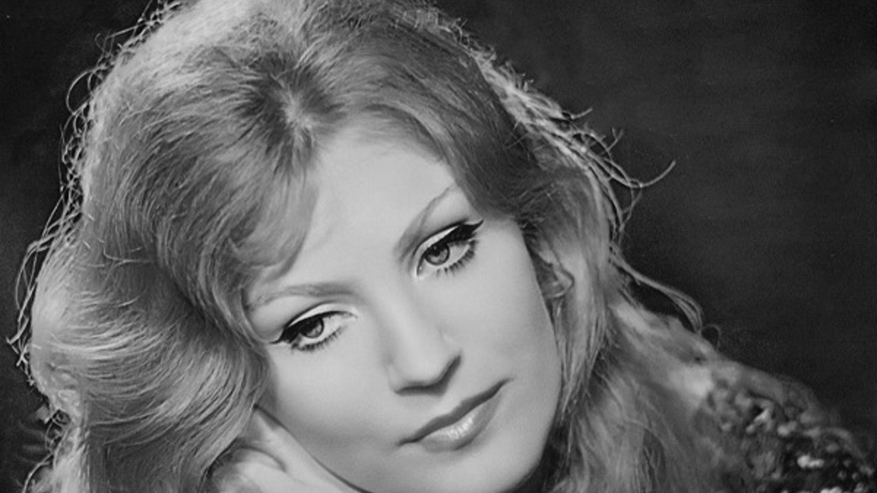 Ересек әйелдер күйеуін алдаған порно видео