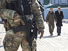 Байден посетил Киев в годовщину начала кровопролития на "майдане". Почему его визит особенно символичен