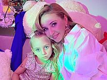 «Королева с принцессой»: Навка с 6-летней дочерью зажгли на детской вечеринке в блестящих нарядах
