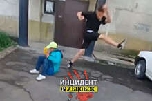 На Алтае подростки издевались над девушкой-инвалидом, снимая это на видео