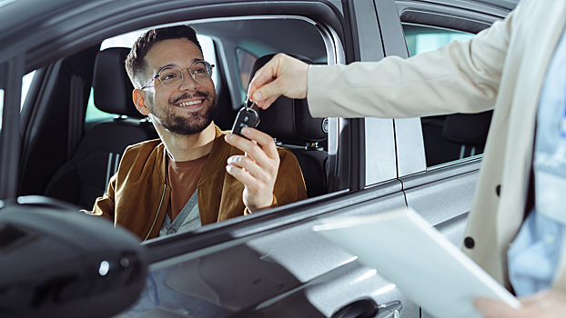 Юрист рассказал, как отказаться от навязанных услуг и вернуть деньги