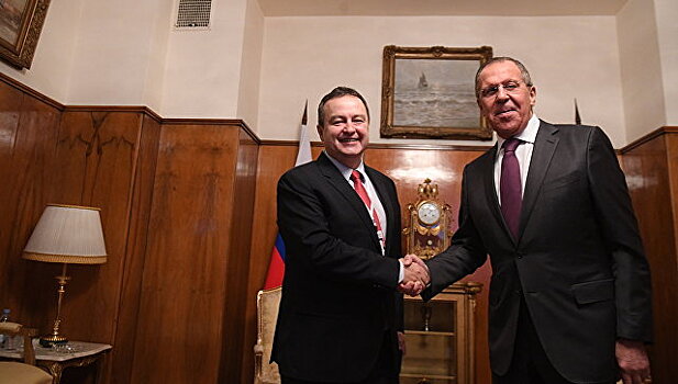 Сербская политика подразумевает союзничество с Россией, заявил глава МИД