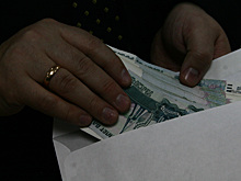 Если работник пожалуется в ФНС на зарплату «в конверте», НДФЛ будет платить работодатель за свой счет