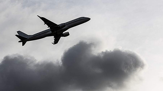 В США отменили тысячи авиарейсов